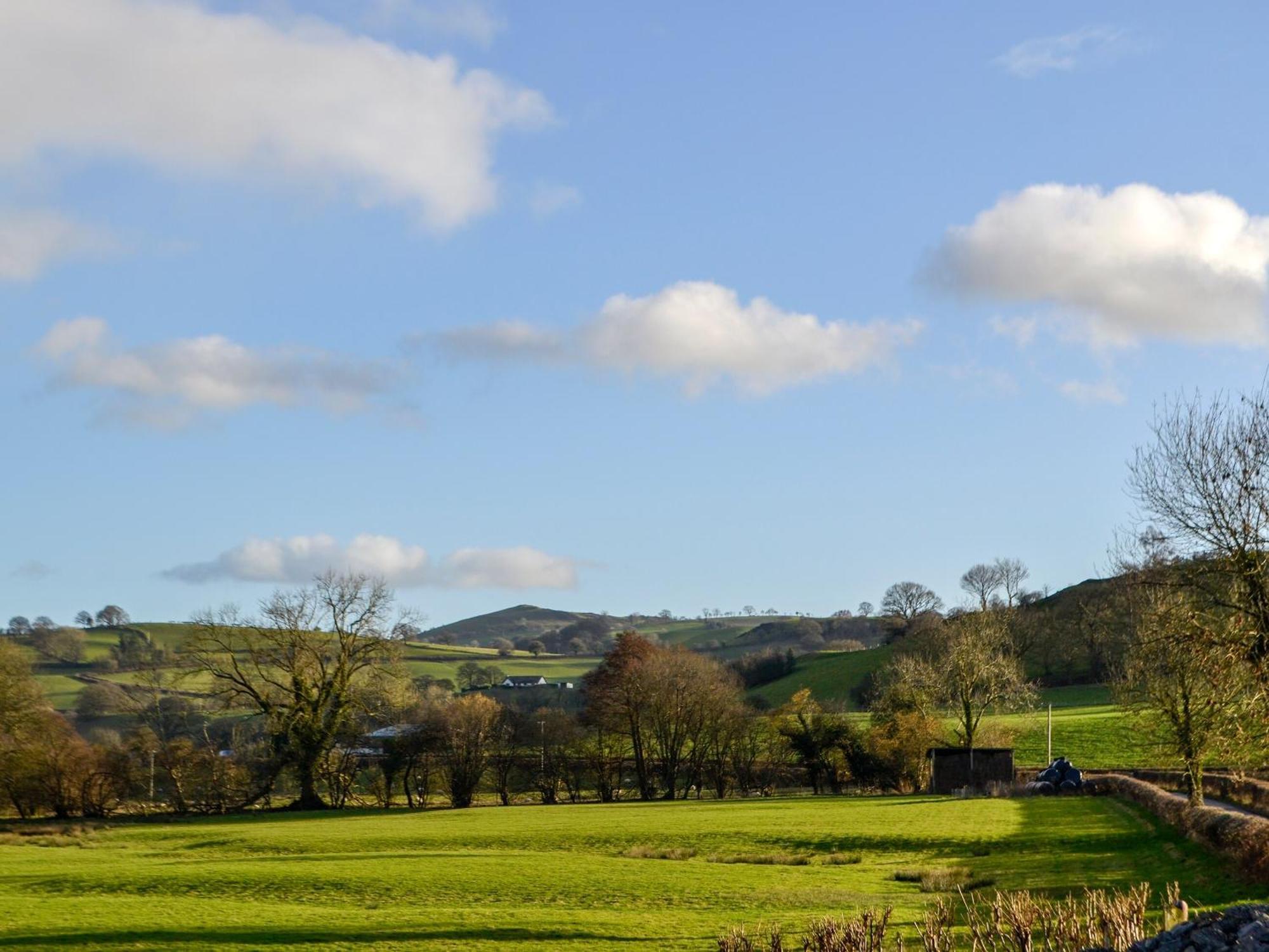 Efyrnwy Pod Vip Villa Llanfyllin Exterior photo